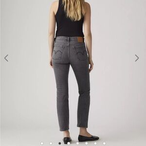Levi’s Wedgie Straight Women’s Jeans — W26 L28
